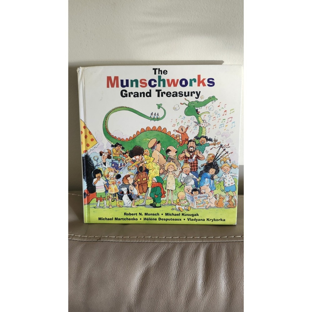 The Munschworks Grand‎ Treasury (Hardback or Cased Book)